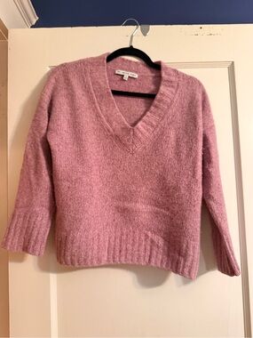 The Cashmere Project Cozy V-Neck Women's Sweater - Pink
